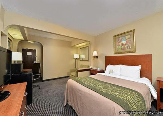 Hotel Quality & Near St Louis And I-255 Cahokia
