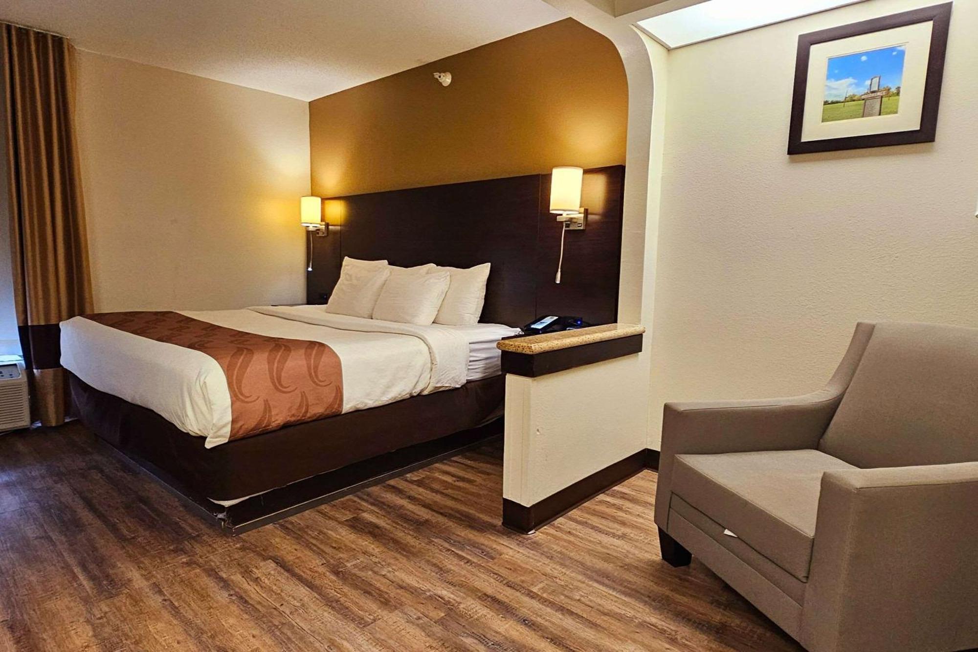 Hotel Quality & Near St Louis And I-255 Cahokia