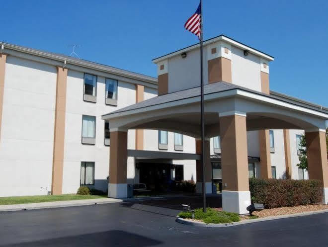 Quality & Near St Louis And I-255 Hotel Cahokia